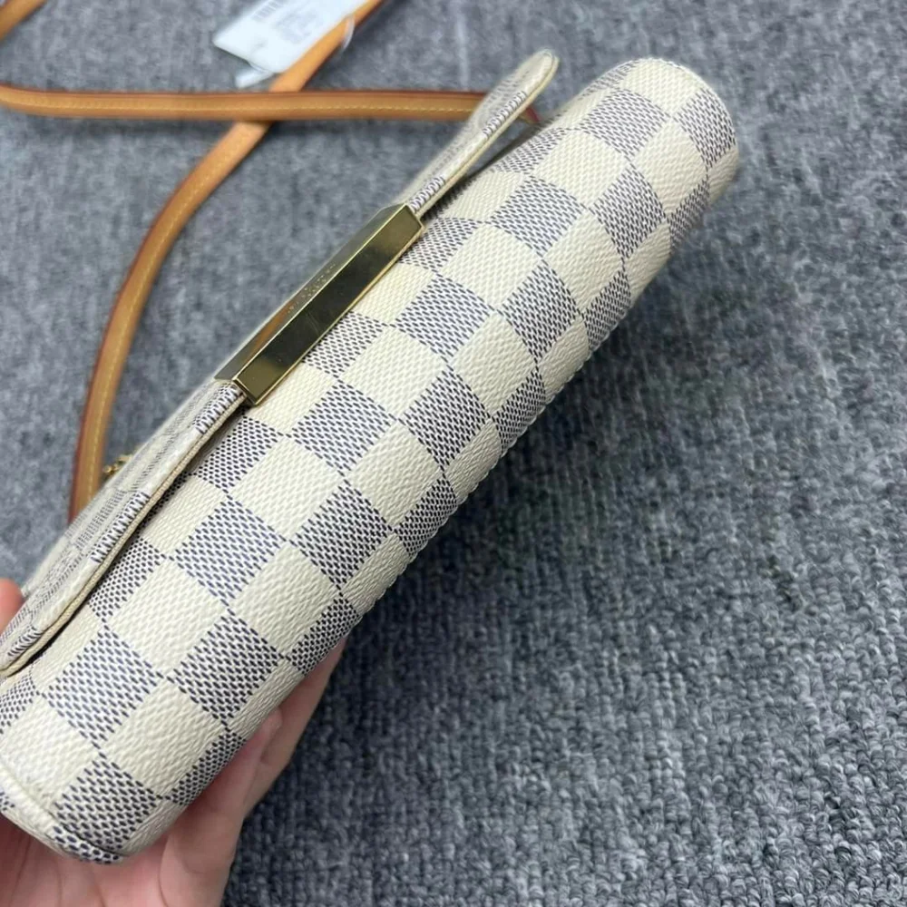 Auth Louis Vuitton Favorite MM White Damier Azur Shoulder Bag 835-110524 - Picture 9 of 16
